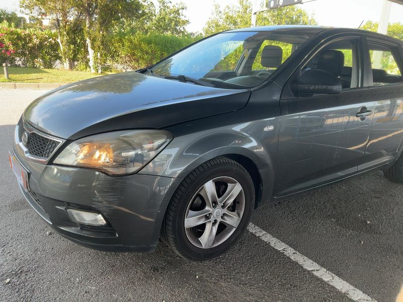 Kia cee'd 1.4 Motion 2011 – снимка 2