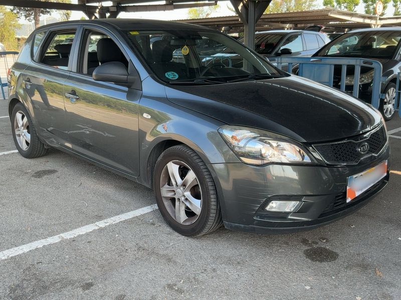 Kia cee'd 1.4 Motion 2011 – снимка 12