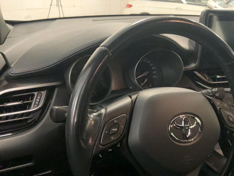 Toyota C-HR 1.8 Hybrid Active 2018 – снимка 18
