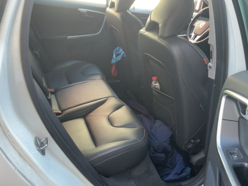 Volvo XC60 2.0 D4 Ocean Race 2WD 2015 – снимка 19