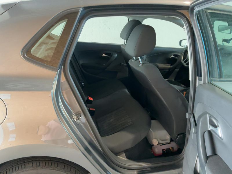 Volkswagen Polo 1.4 TDI Trendline BlueMotion Tech 2016 – снимка 19