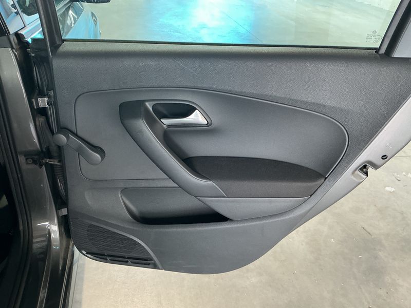 Volkswagen Polo 1.4 TDI Trendline BlueMotion Tech 2016 – снимка 24