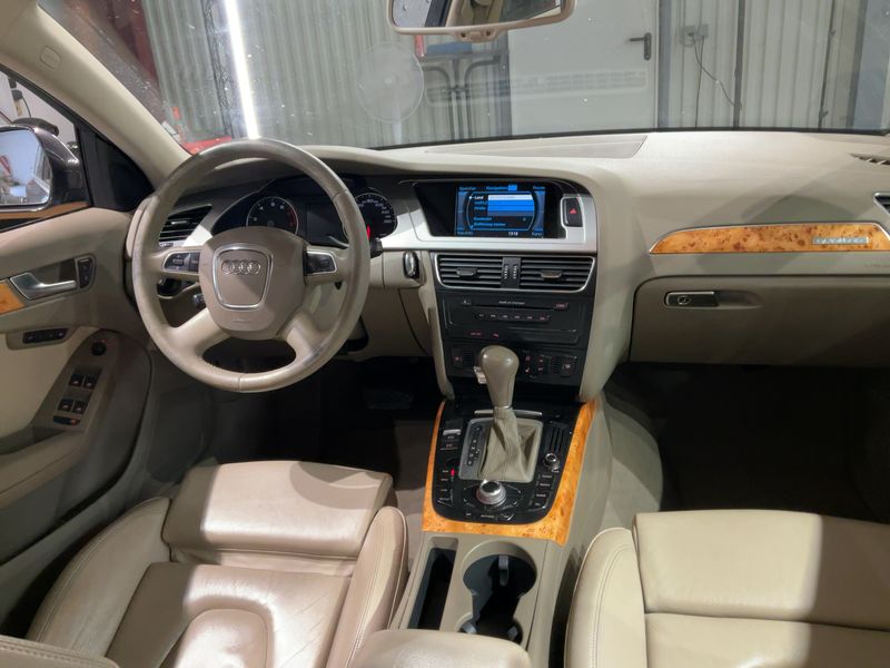 Audi A4 2.0 TFSI quattro Ambiente 2009 – снимка 17