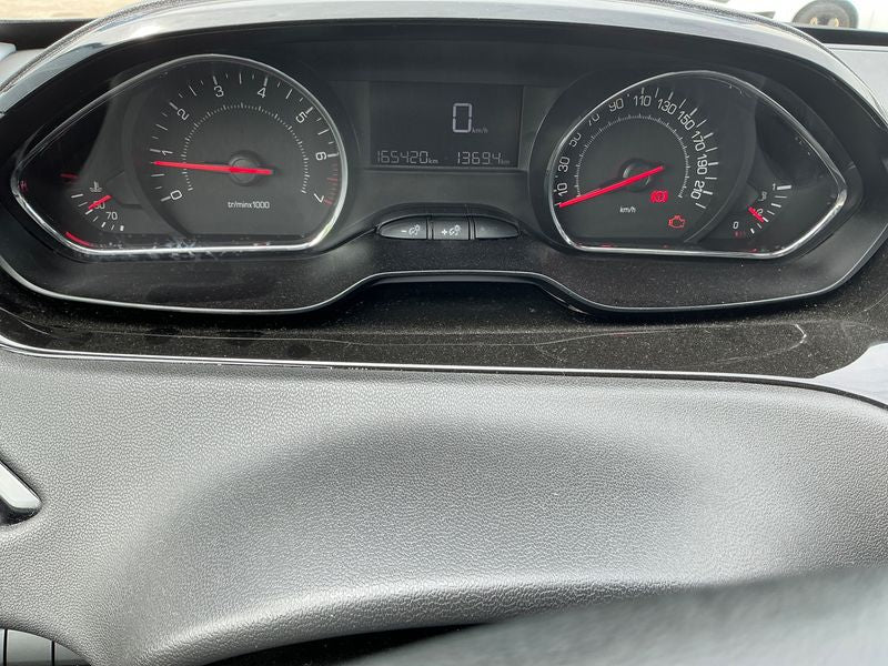 Peugeot 208 1.0 VTi Active 2015 – снимка 4
