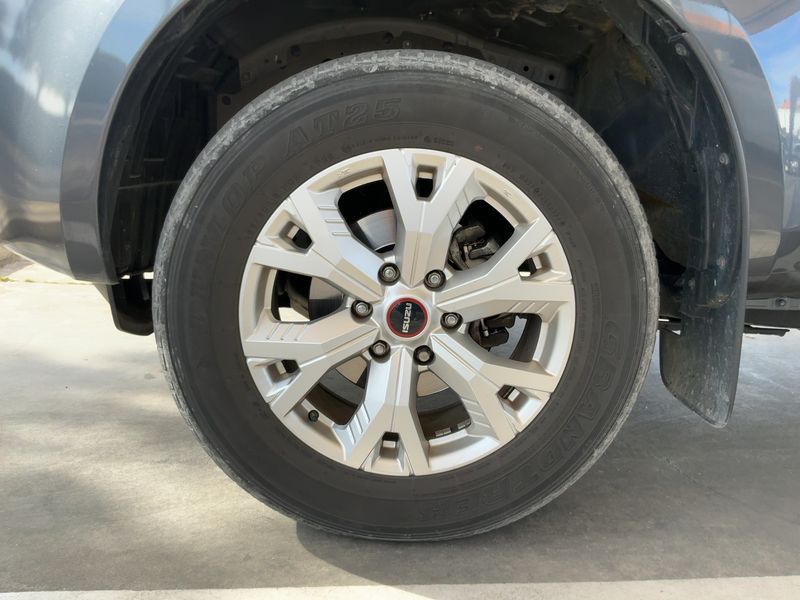 Isuzu D-MAX 1.9 Turbodiesel Double Cab 4WD L 2024 – снимка 3