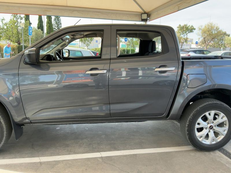 Isuzu D-MAX 1.9 Turbodiesel Double Cab 4WD L 2024 – снимка 4