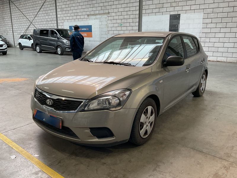 Kia cee'd 1.6 CRDi Spirit 2010 – снимка 1