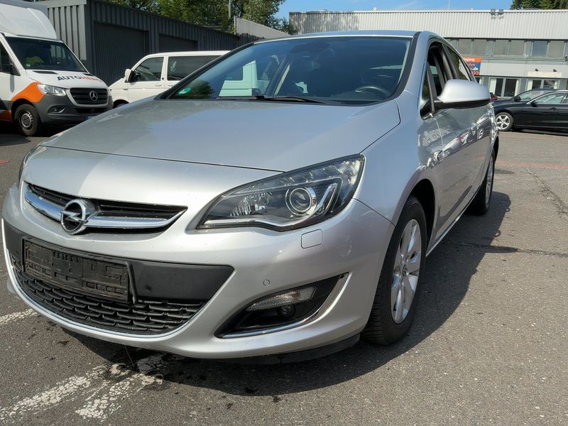 Opel Astra 1.4 Turbo Exklusiv 2014 – снимка 1