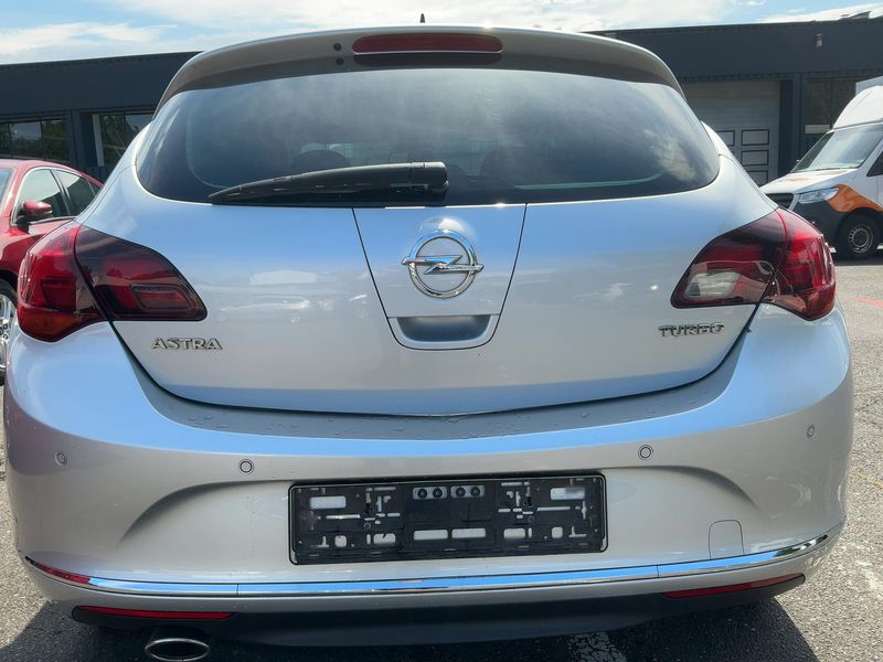 Opel Astra 1.4 Turbo Exklusiv 2014 – снимка 7