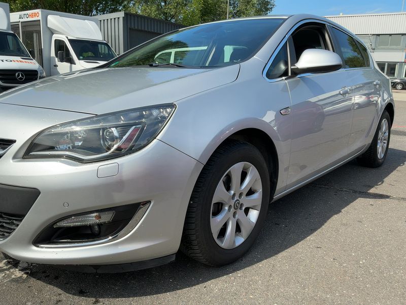 Opel Astra 1.4 Turbo Exklusiv 2014 – снимка 2