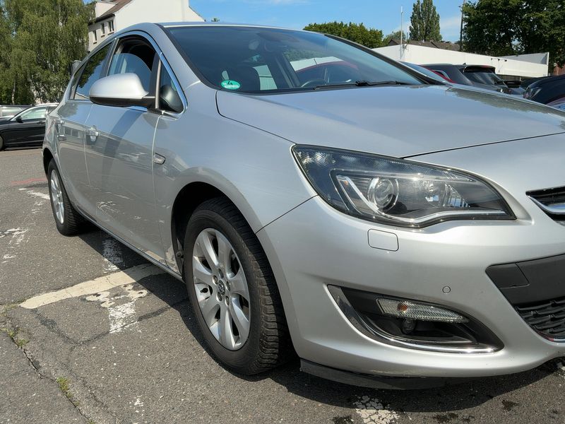 Opel Astra 1.4 Turbo Exklusiv 2014 – снимка 12