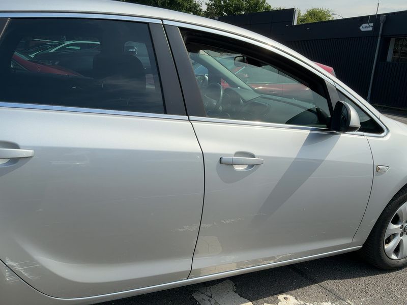 Opel Astra 1.4 Turbo Exklusiv 2014 – снимка 10