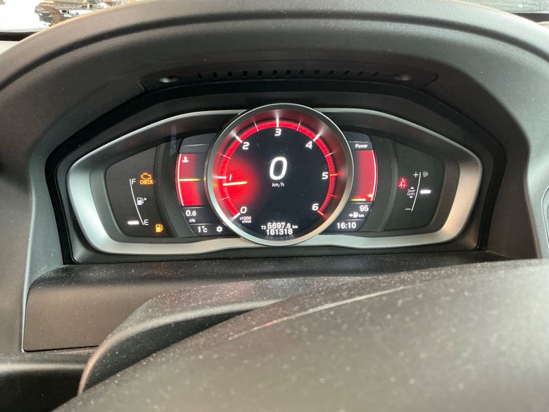 Volvo XC60 2.0 D4 Momentum 2WD 2016 – снимка 19