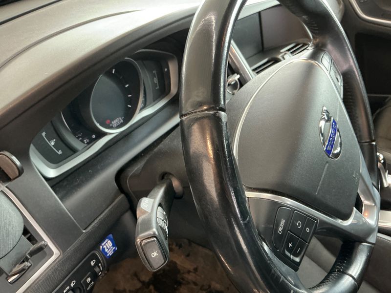 Volvo XC60 2.0 D4 Momentum 2WD 2016 – снимка 24