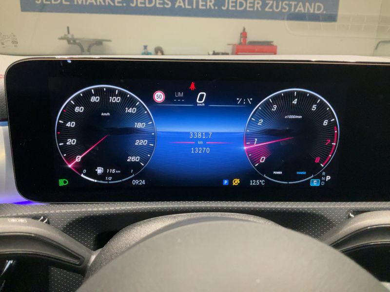 Mercedes-Benz CLA-Klasse CLA 180 Shooting Brake Mild-Hybrid AMG Line 2024 – снимка 18
