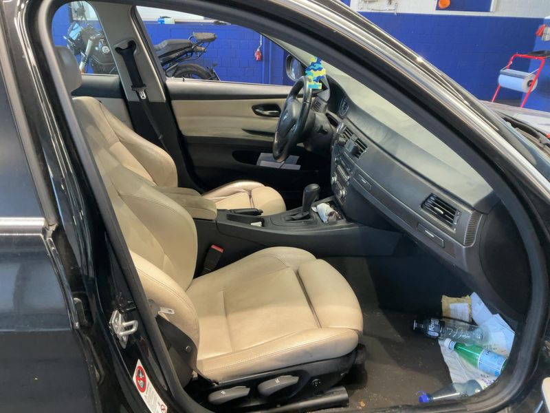 BMW 3er 325i 2011 – снимка 16