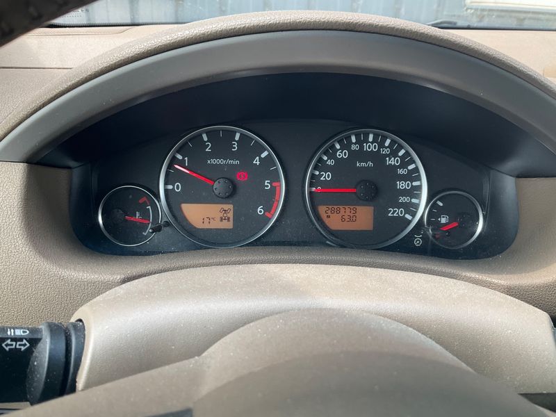 Nissan Pathfinder 2.5 dCi Comfort 2006 – снимка 18