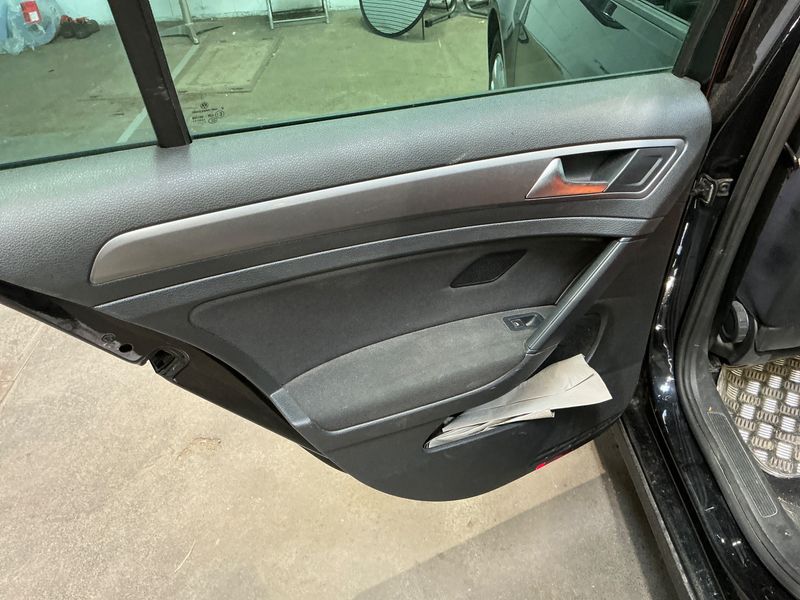 Volkswagen Golf VII 1.6 TDI Trendline 4Motion BlueMotion Tech 2013 – снимка 28