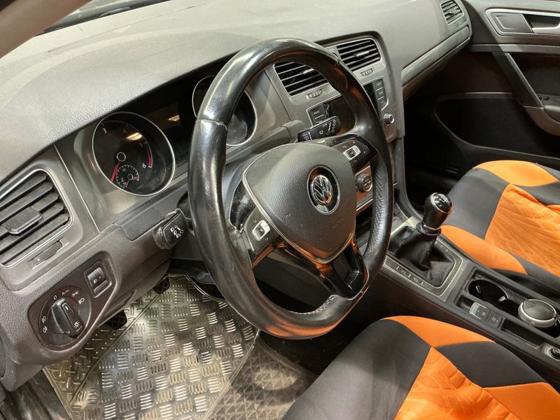 Volkswagen Golf VII 1.6 TDI Trendline 4Motion BlueMotion Tech 2013 – снимка 22