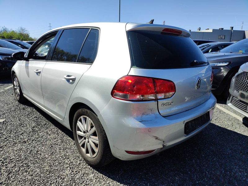 Volkswagen Golf VI 1.6 TDI 2012 – снимка 3