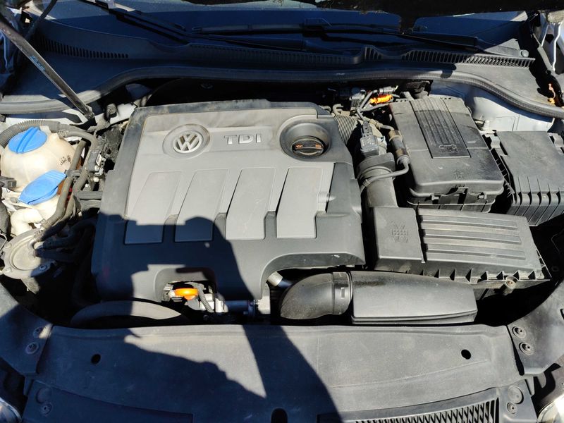 Volkswagen Golf VI 1.6 TDI 2012 – снимка 8