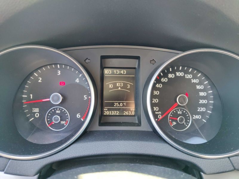 Volkswagen Golf VI 1.6 TDI 2012 – снимка 12