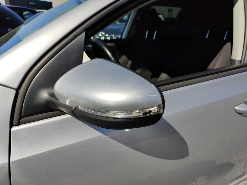 Volkswagen Golf VI 1.6 TDI 2012 – снимка 36
