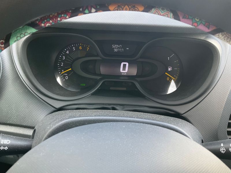 Renault Captur 0.9 Energy Expression 2013 – снимка 18
