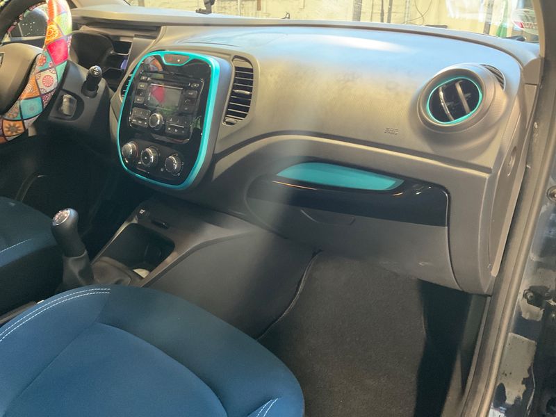 Renault Captur 0.9 Energy Expression 2013 – снимка 23