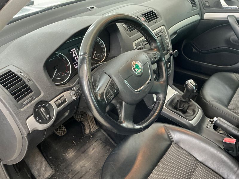 Skoda Octavia 1.4 TSI Elegance 2013 – снимка 25