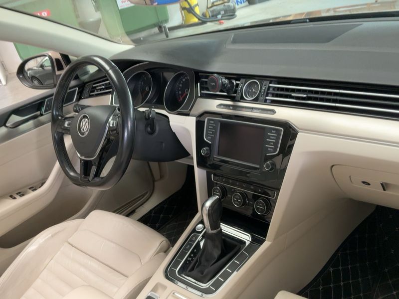 Volkswagen Passat 1.4 TSI ACT Highline BlueMotion Tech 2015 – снимка 18