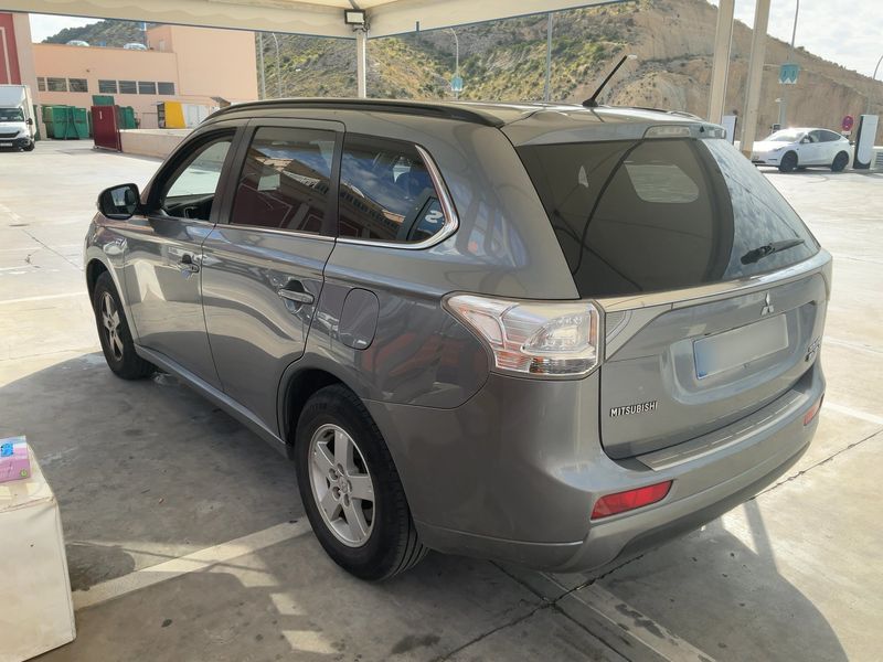 Mitsubishi Outlander 2.0 PHEV PHEV Kaiteki 4WD 2014 – снимка 6