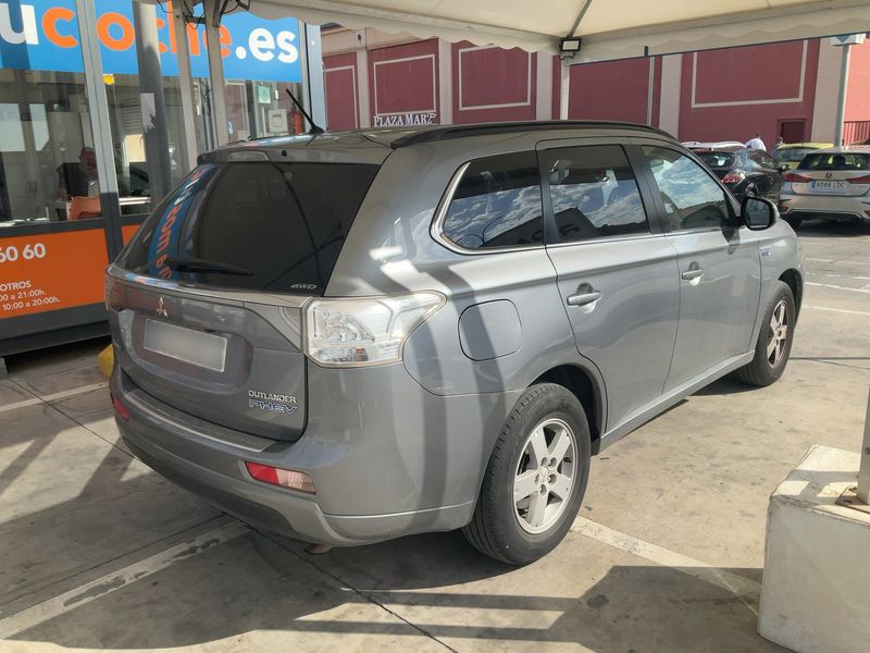Mitsubishi Outlander 2.0 PHEV PHEV Kaiteki 4WD 2014 – снимка 8