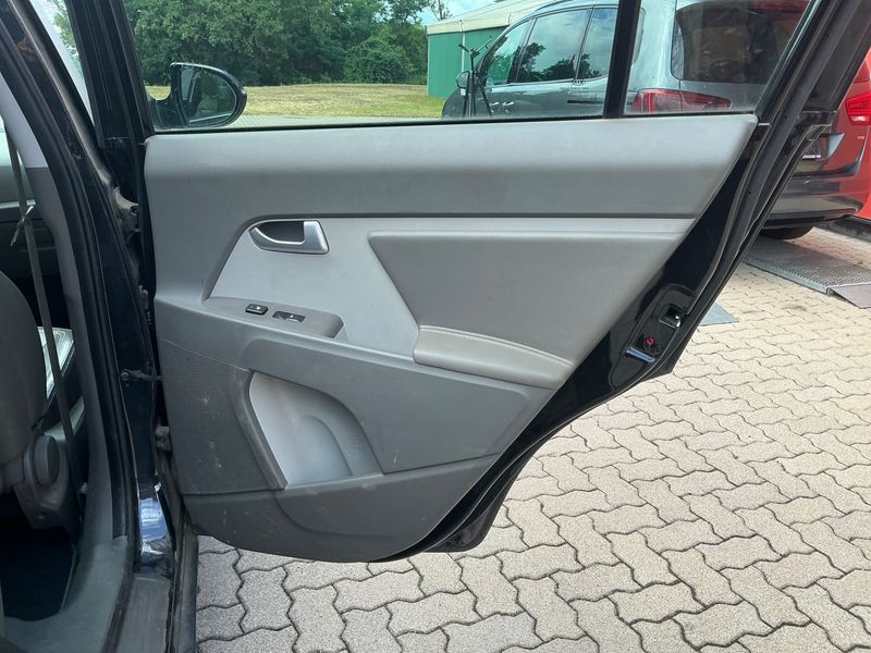 Kia Sportage 1.7 CRDi Vision 2WD 2013 – снимка 27