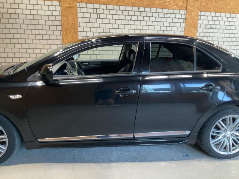 Suzuki Kizashi 2.4 Sport 4x4 2012 – снимка 4