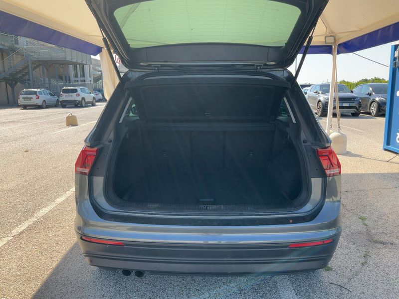 Volkswagen Tiguan 2.0 TDI Business 4Motion BlueMotion Tech 2020 – снимка 15