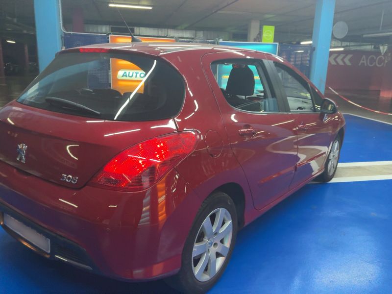 Peugeot 308 1.6 HDi Sportium 2011 – снимка 8