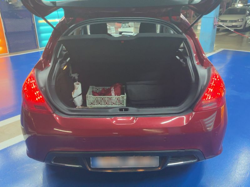 Peugeot 308 1.6 HDi Sportium 2011 – снимка 15