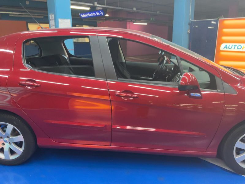 Peugeot 308 1.6 HDi Sportium 2011 – снимка 10