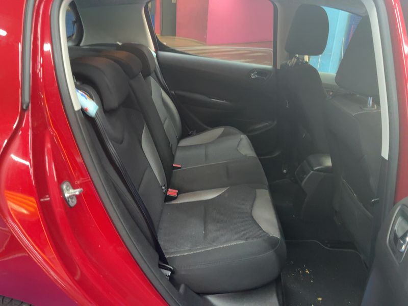 Peugeot 308 1.6 HDi Sportium 2011 – снимка 19