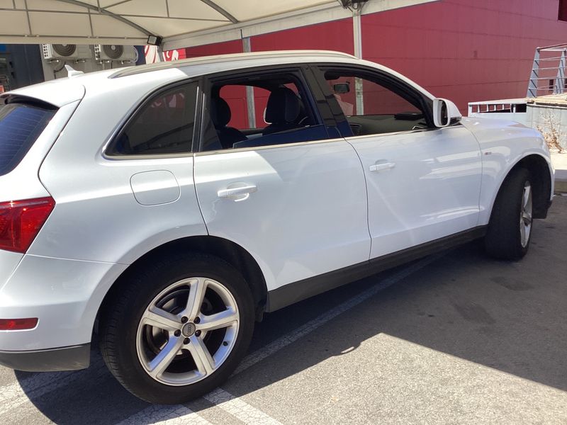 Audi Q5 2.0 TDI quattro 2010 – снимка 10