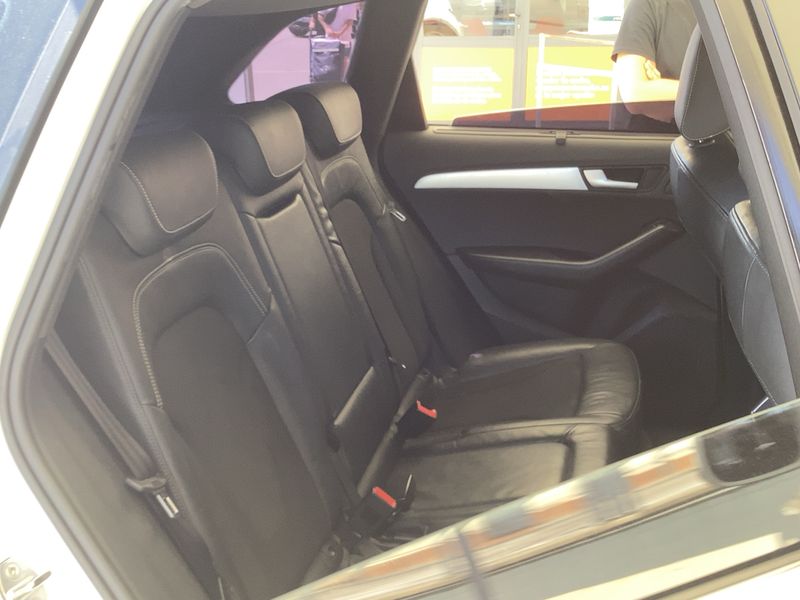 Audi Q5 2.0 TDI quattro 2010 – снимка 19