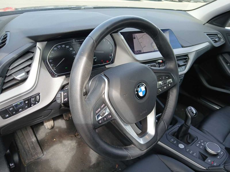 BMW 1er 118i Advantage 2021 – снимка 17