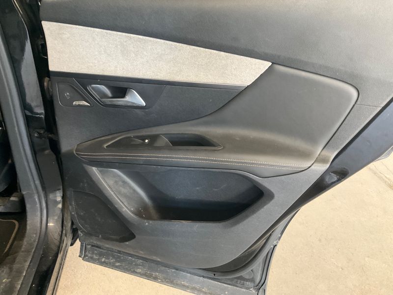 Peugeot 3008 2.0 Blue-HDi GT 2018 – снимка 37