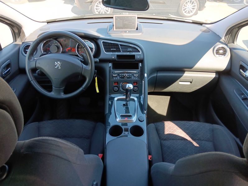 Peugeot 3008 1.6 e-HDi Professional Line 2014 – снимка 11