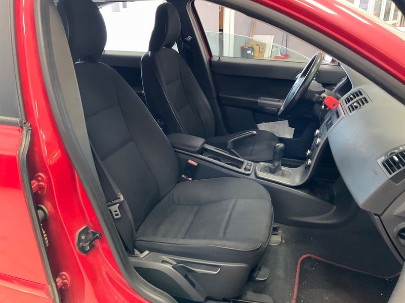 Volvo S40 1.6 DRIVe Kinetic 2010 – снимка 3