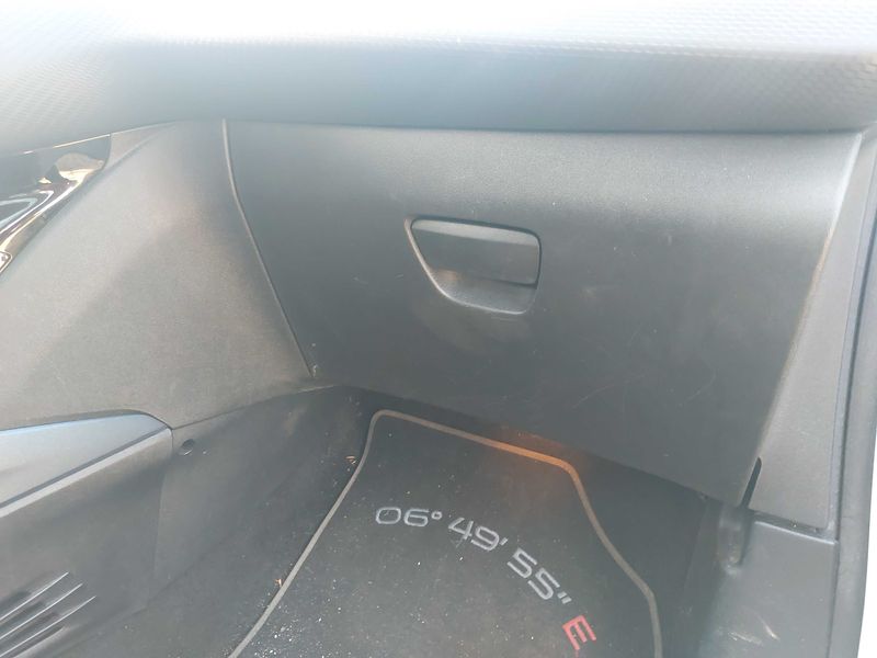 Peugeot 2008 1.6 e-HDi Crossway 2014 – снимка 72