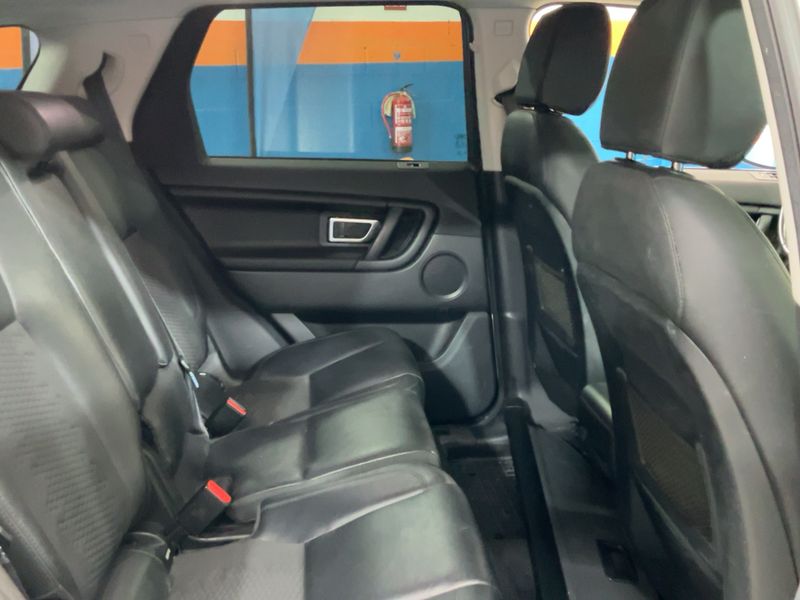 Land Rover Discovery Sport 2.0 Td4 Pure 2016 – снимка 19