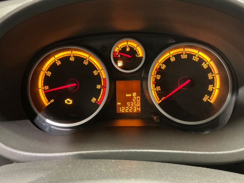 Opel Corsa 1.2 Edition "111 Jahre" 2010 – снимка 4