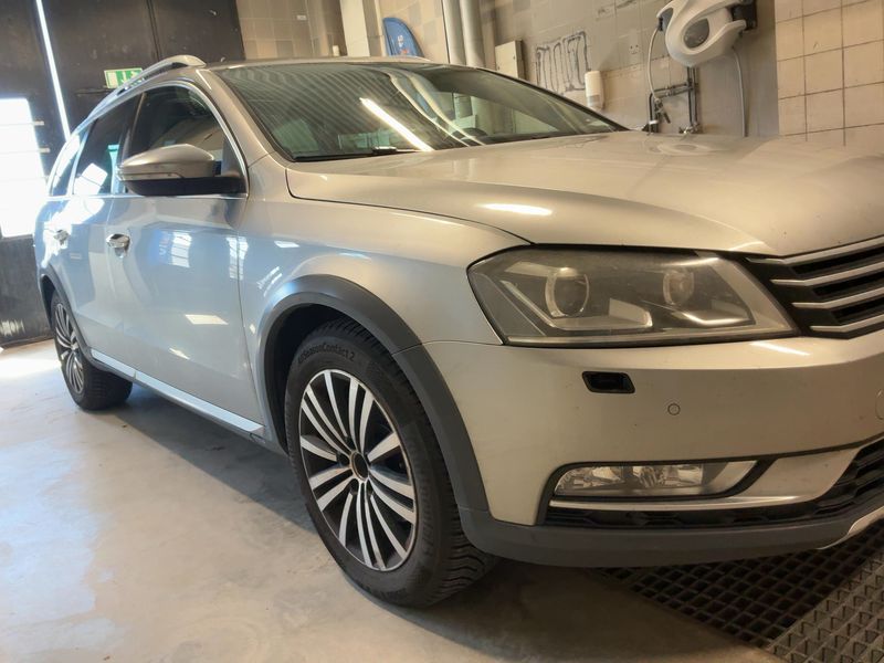 Volkswagen Passat 2.0 TDI 4Motion BlueMotion Tech 2012 – снимка 12